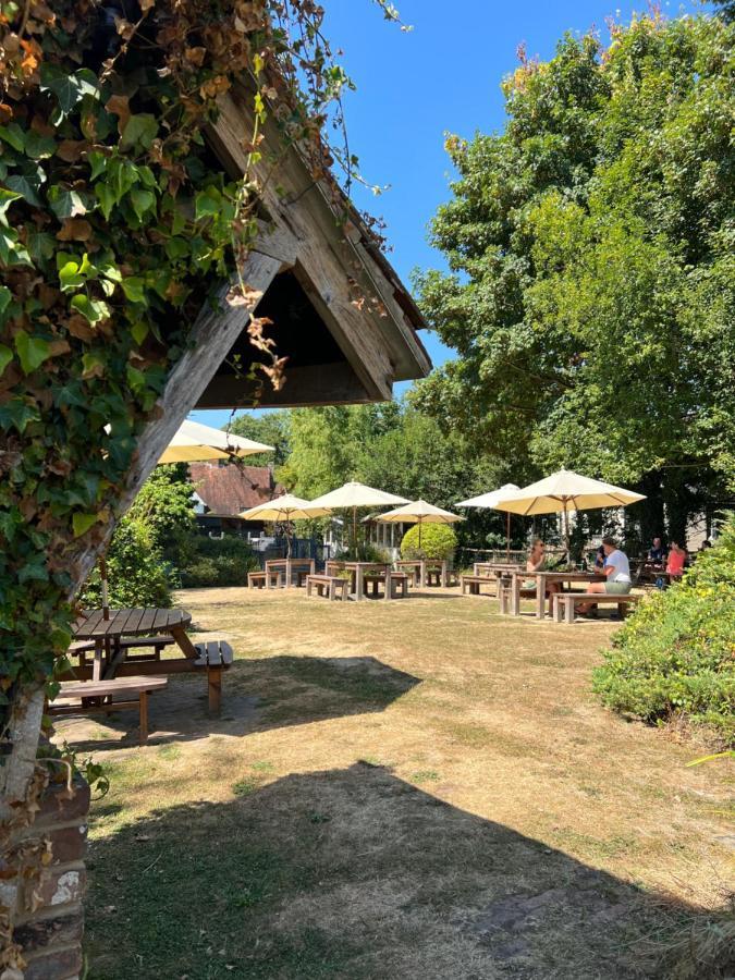ホテル The Chequers Lamberhurst エクステリア 写真